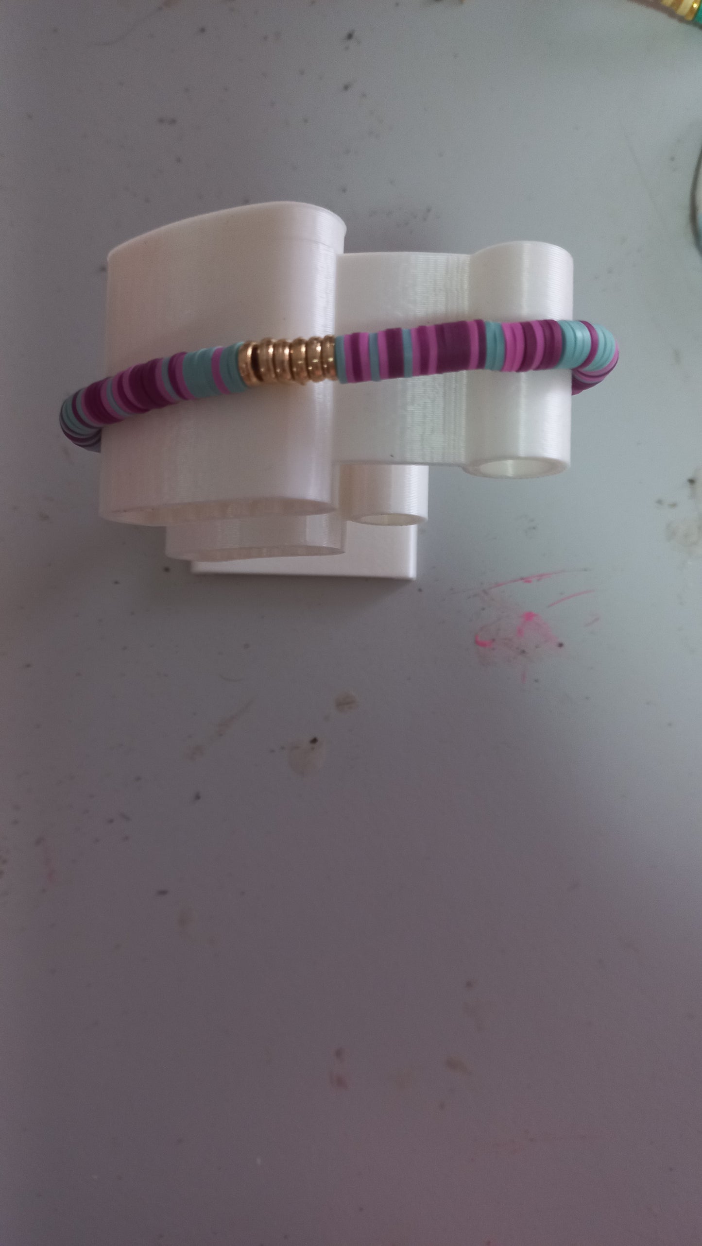 Pretty mixed colers with gold midal bracelet